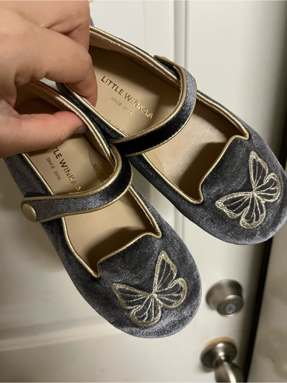 Little Winkaa Girls Gray Velvet Butterfly Mary Jane Shoes EU 30